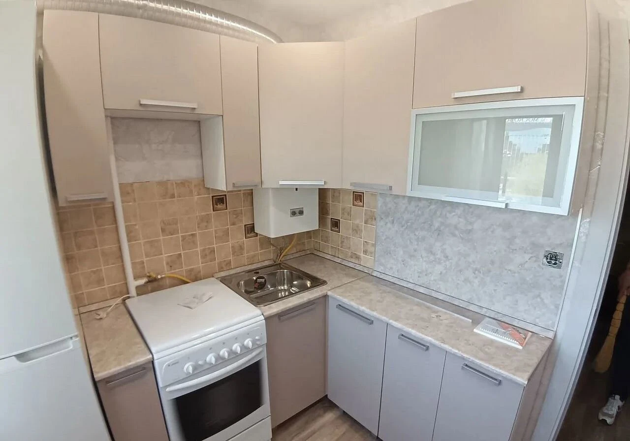 Продам кухонный гарнитур,новый